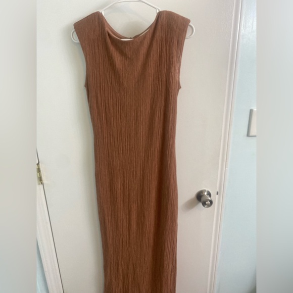Astr Textured Tan Midi Dress - Picture 7 of 7